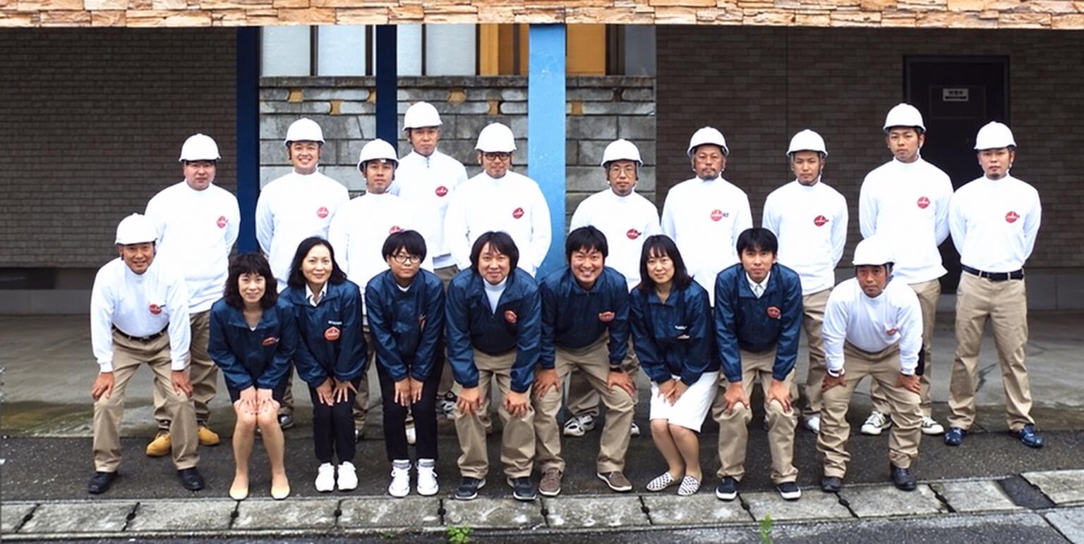 塗りチョク・日建住装工業のスタッフ集合写真